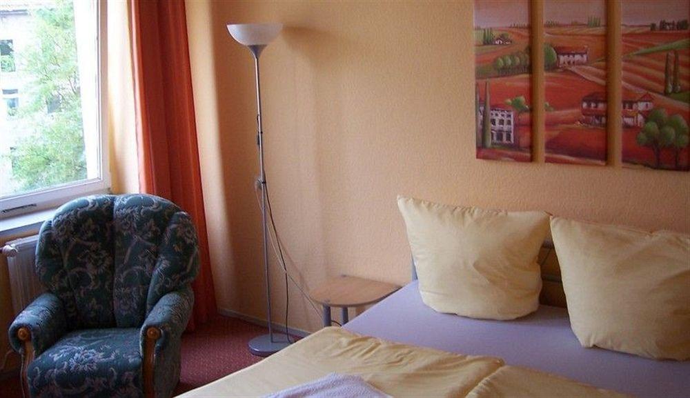 Hotel Pension Streuhof Berlino Esterno foto